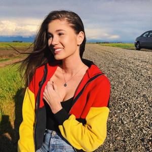 Meet your Posher, Ava